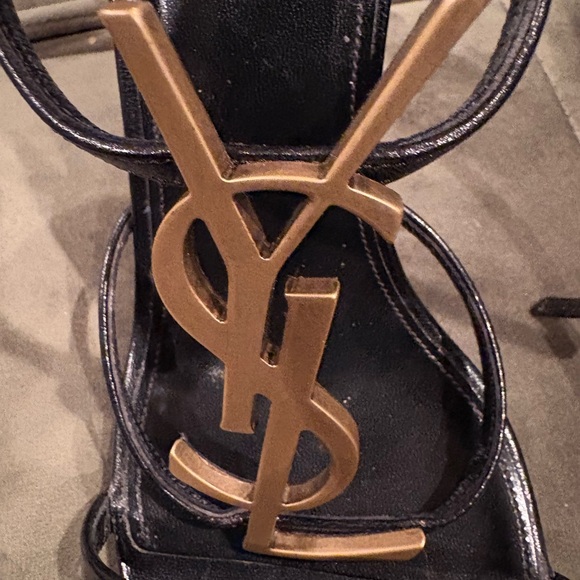Saint Laurent Elegant Cassandra 100 Black Heels with Brushed Gold Logo - Picture 8 of 16